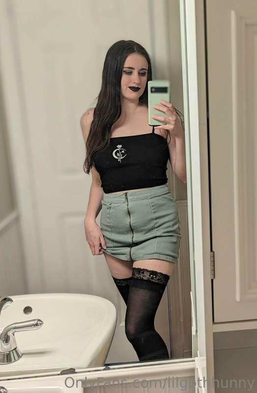 How quickly would you unzip my skirt ?