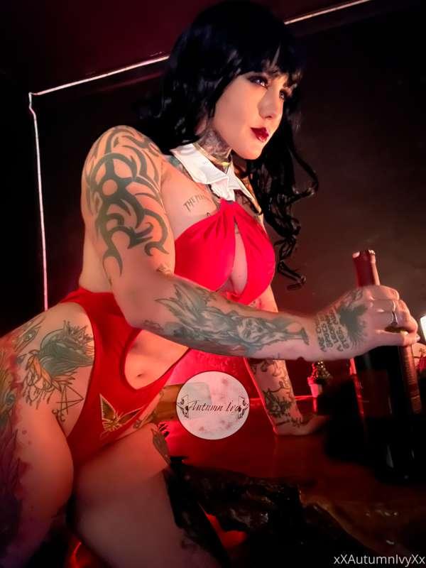 Vampirella teasers for you! Looking forward to releasing thi..