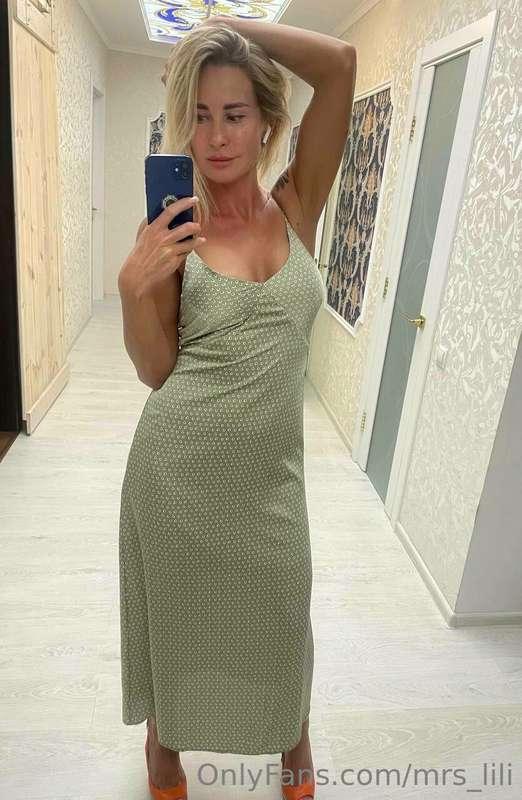😝There is a wild cat hiding under the dress, which is ready ..