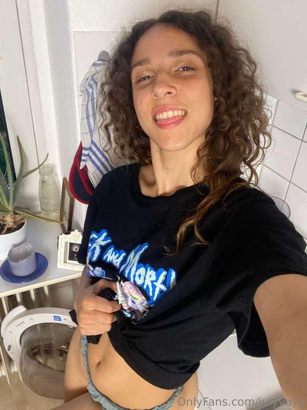 My cleaning outfit, hahaha! Today I can definitely wear it l..