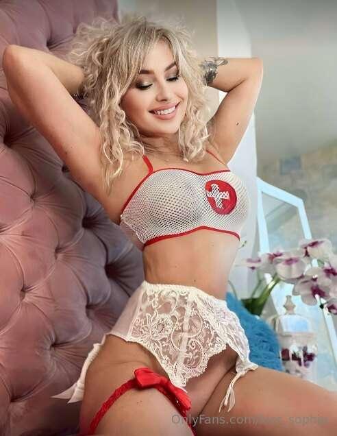 @mommy_sophie
 
Gorgeous girl for your hot desires @mommy_so..