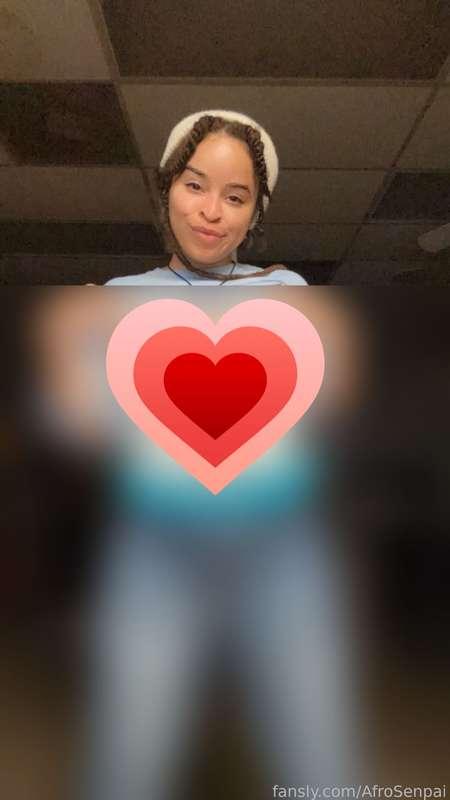 ✨WerkPostWednesday✨

Just your Senpai, INNOCENTLY doing her morning weighted hoop minutes before starting actual work. 
You proud of me 😝💕

#fyp #public #publicflash #petite #cutie #bubblebutt #thickthighs #smallboobs #workpic #flash #exercise #multiracial #bisexual #naturalhair #smile