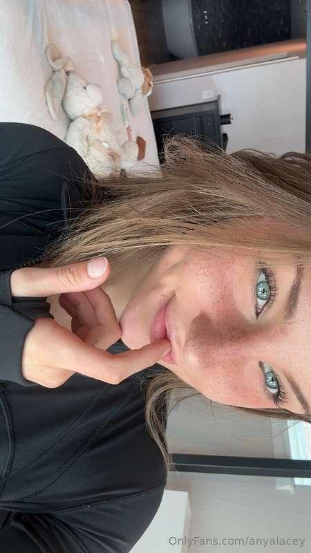 Woke up looking kissable… care to test the theory? 😏💋