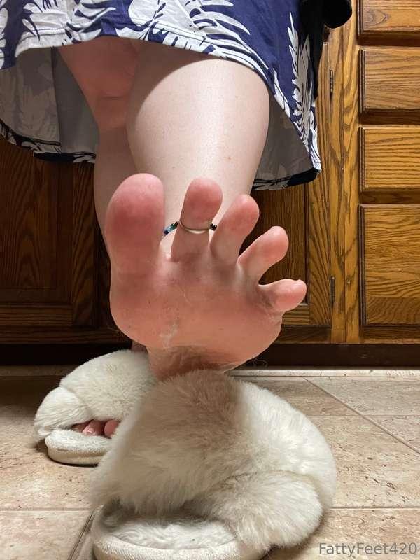 My toes will be nude for a few so I hope you enjoy 