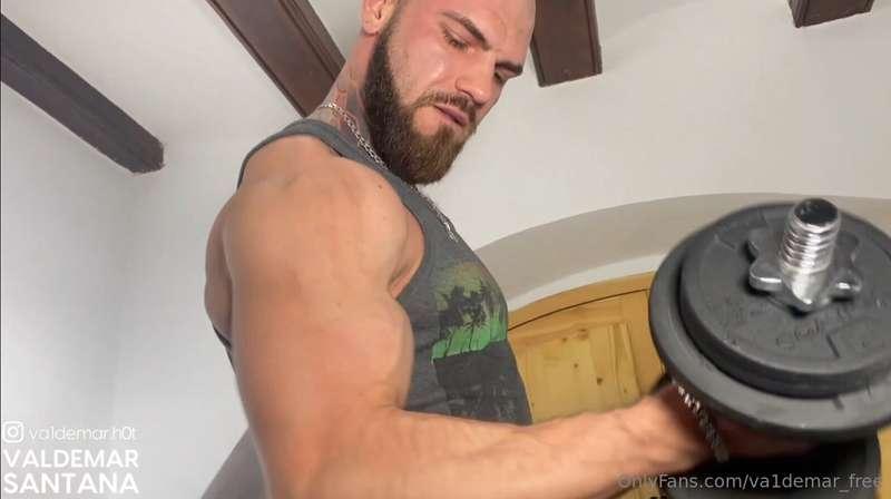 My workout went a little off-plan😈😈 I played with his ass a ..