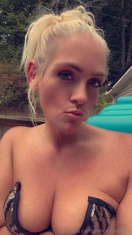 Suns out just need some lotion on my back. Any volunteers?