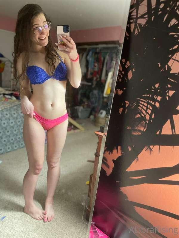I low key forgot about this front-hook bra 🙈