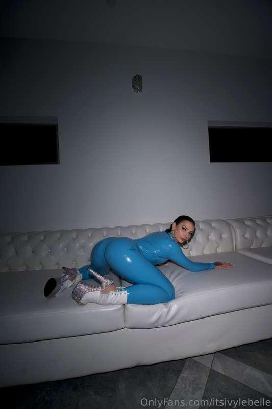 Do I really need a caption for this? 🥵