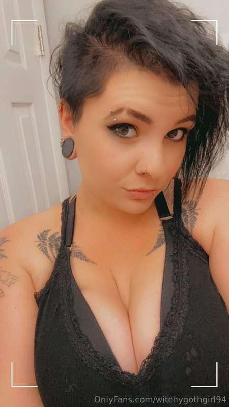 It’s so cold here today! Come keep me warm!!!🥶😈