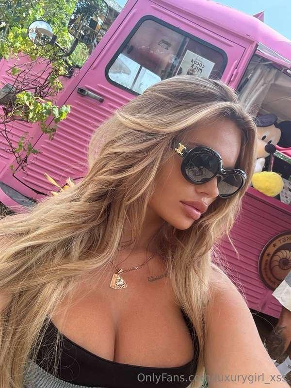 Today's been all sunshine and calm for me. Sometimes we forg..