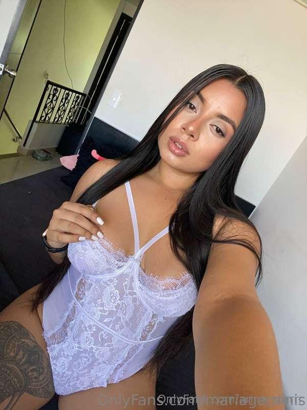 Follow My besties @geminiss11💕💗She personally respond to all..
