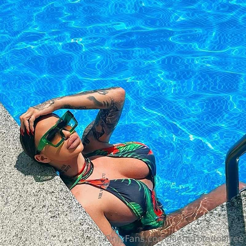 💦