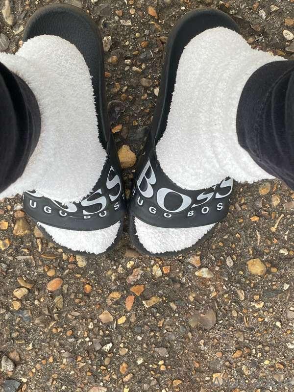Monday walk…. Fluffy socks on to keep my feet warm in this c..