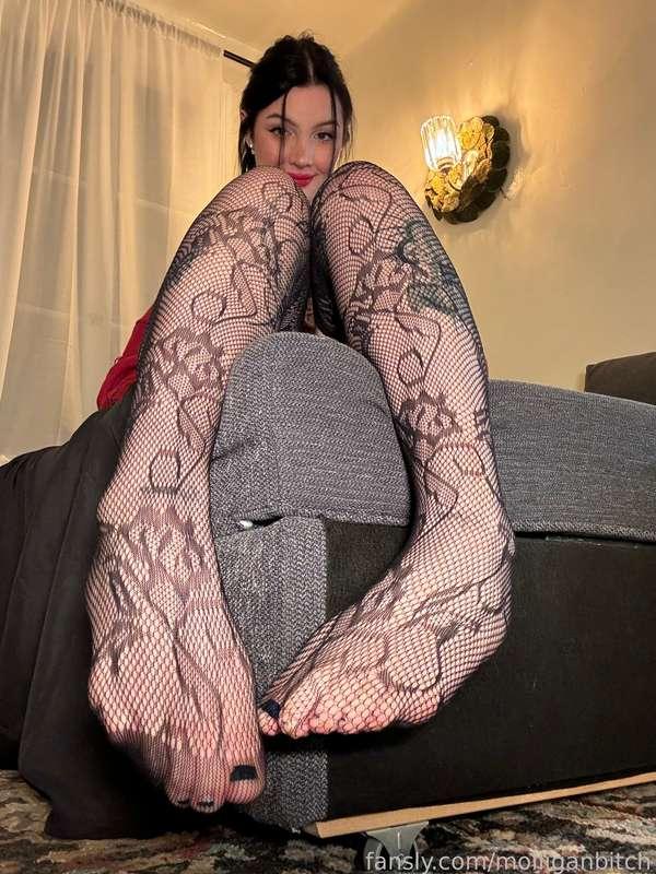 Honey, stop lying
I can see you get so weak for this lacy legs 💋


#fyp #trans #transgirl #mommy #mtf #tgirl #shemale #feet #lace #footfetish #goddess #tattoo #femdom