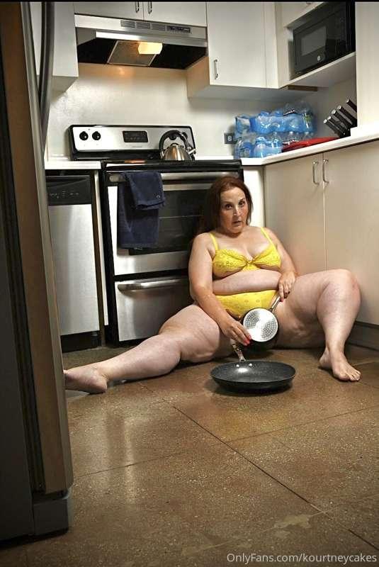 kourtneycakes image #1