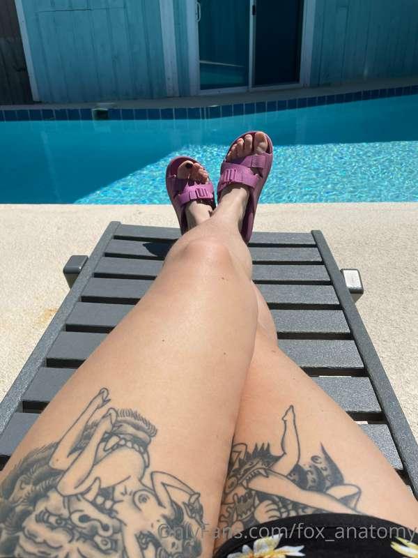 Legs for days