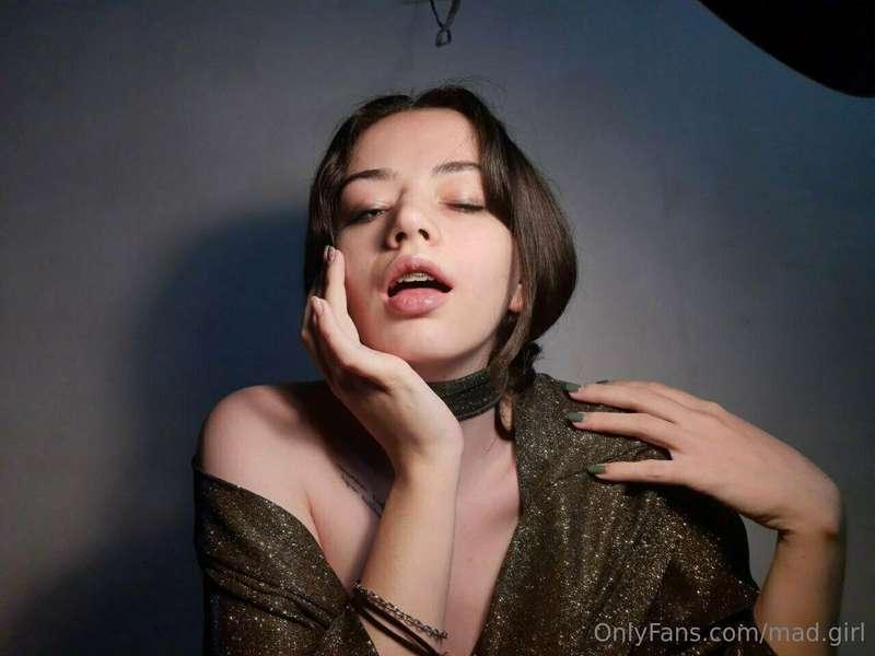 🍑𝐑𝐢𝐩 𝐦𝐲 𝐩𝐚𝐧𝐭𝐢𝐞𝐬, 𝐚𝐛𝐥𝐞 𝐲𝐨𝐮 𝐝𝐨 𝐭𝐡𝐚𝐭 𝐟𝐨𝐫 𝐡𝐨𝐭 𝐥𝐚𝐝𝐲? 🔞 𝐎𝐫 𝐚𝐫𝐞 𝐭𝐡𝐞..