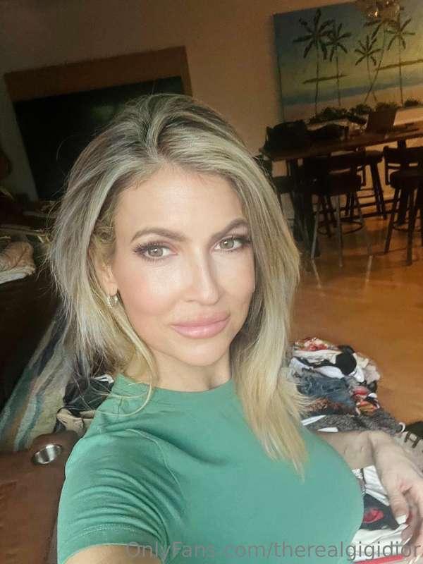 Sending some love to you💋