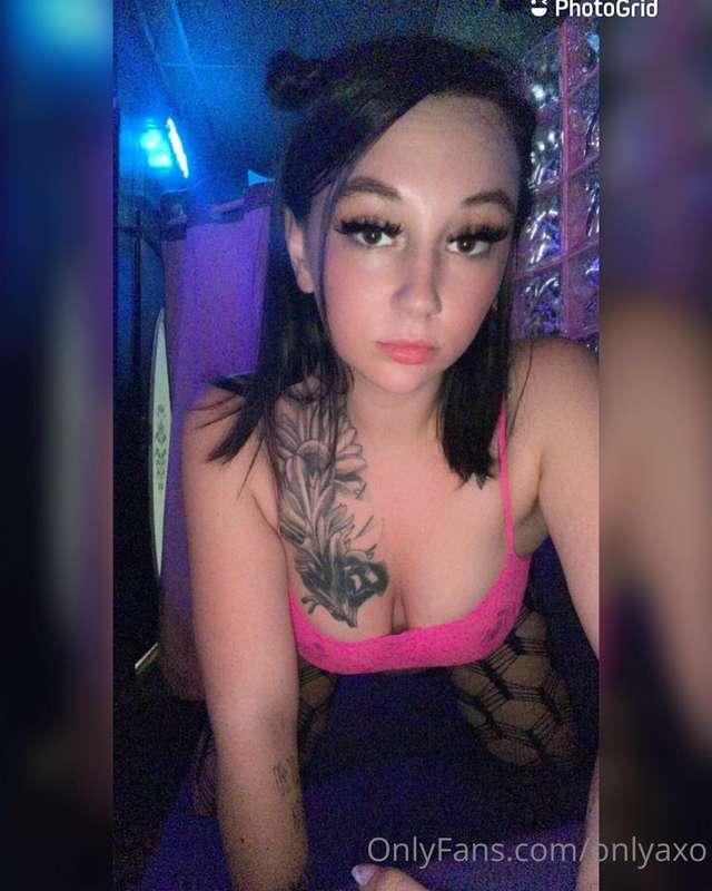 Bad bitch I can be your fantasy ♥️
