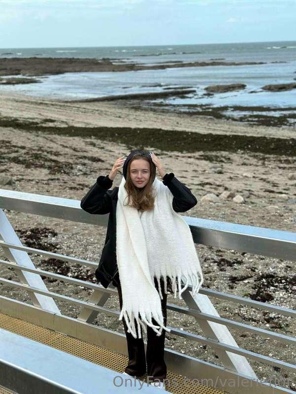 I want to go to the sea! 🐬
Do you want to lie on the beach w..