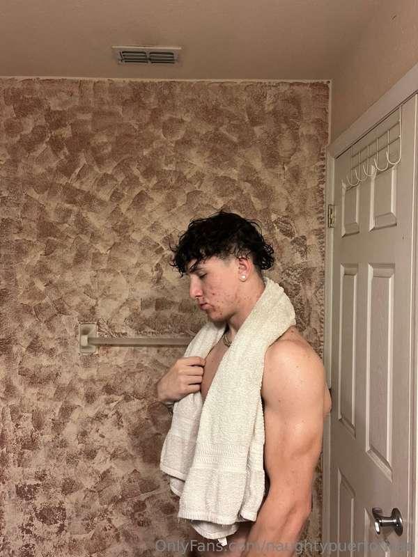 😈
