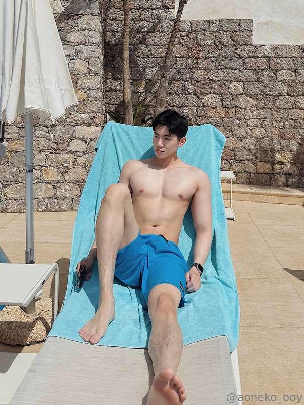 Pool boy 💦