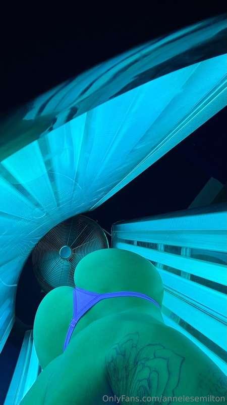 Tanning the 🍑 ready for Euro summer ✈️
