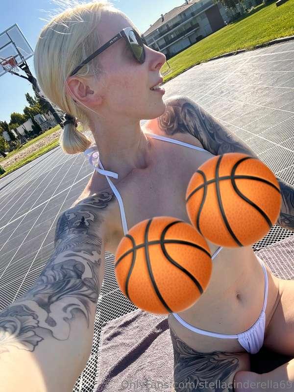 Uncensored🔞🏀⬇️https://onlyfans.com/1976170704/stellacinderel..