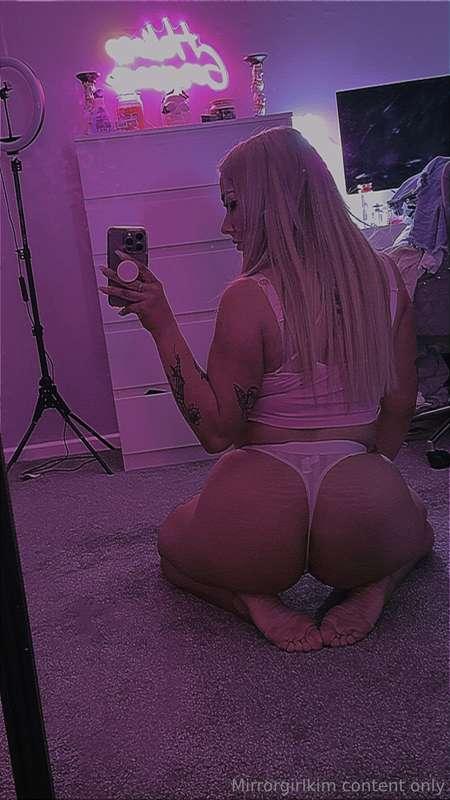 What took your attention first?👀
