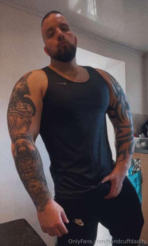 Who’s spotting me at the gym today.. 