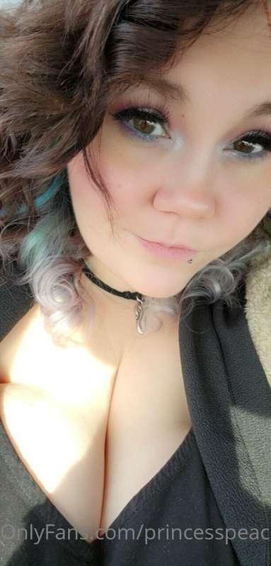 At work booty appreciation post with some cute selfies 😘😇