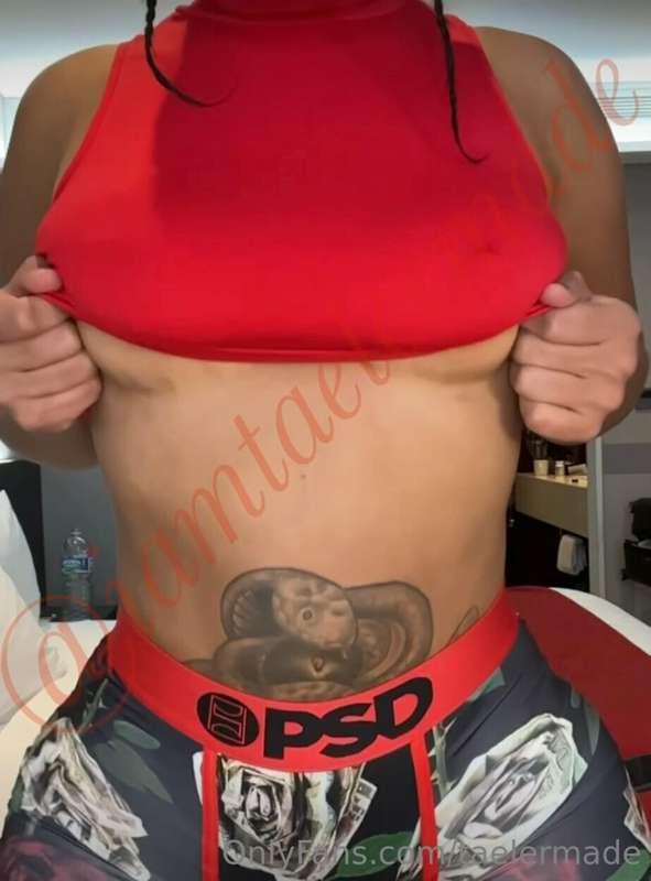 Underboob action…
