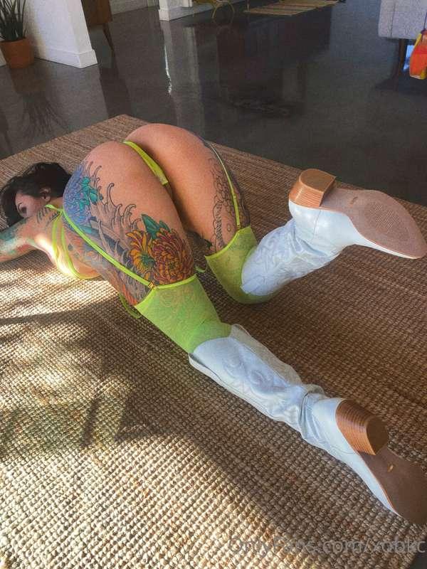 Just stretching and waiting for you 🥵