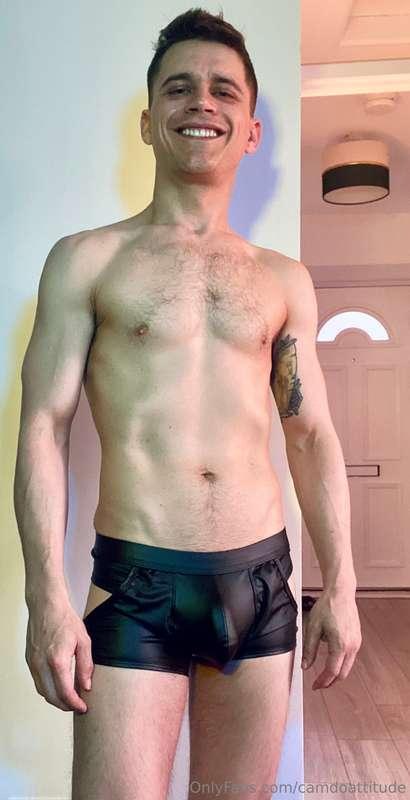 Oi oi fellas 😜😈 like this new leather jockstrap? Or would yo..