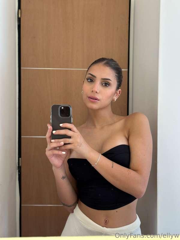 Serving looks and vibes 💋