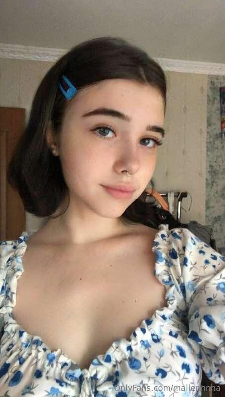 ## ❤️‍🔥She is waiting for you👉😍@valerriana😍
Cute girl @valer..