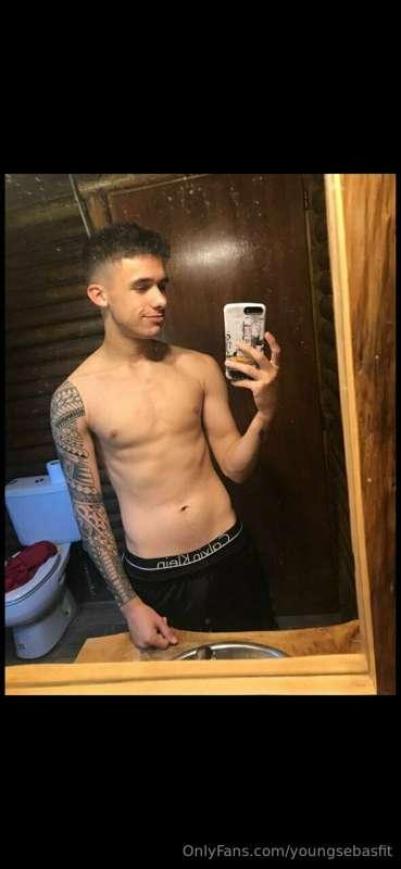 # 👉🏻🫢🤤🔥 @realgangsta2004🔥👈🏻
19 AGE AND 18 CM👦🏻
im realgangst..
