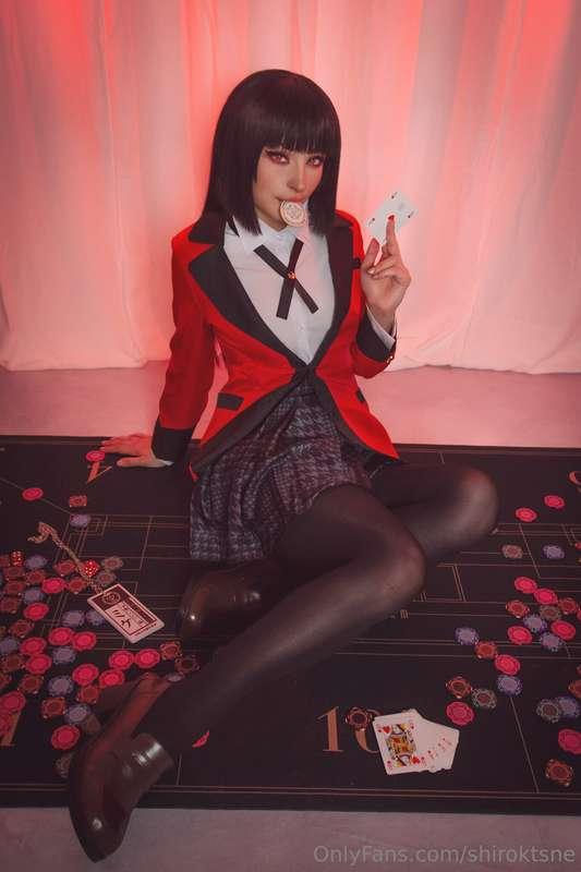 Gambling addicts, this might be your favourite cosplay so fa..
