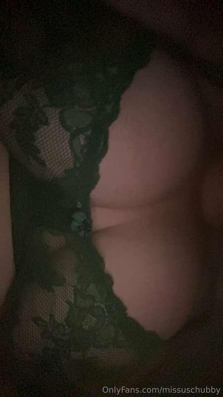 selfie while it’s storming 🌙✨⛈️