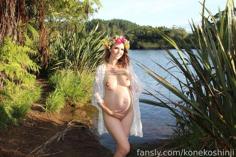 #Pregnant and #naked in #nature 