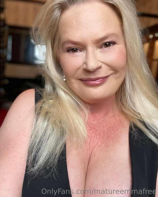 Happy Tuesday 💋💋