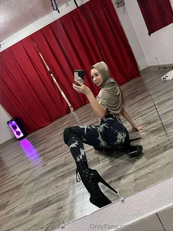 My special passion is teaching High Heels ❤️🔥