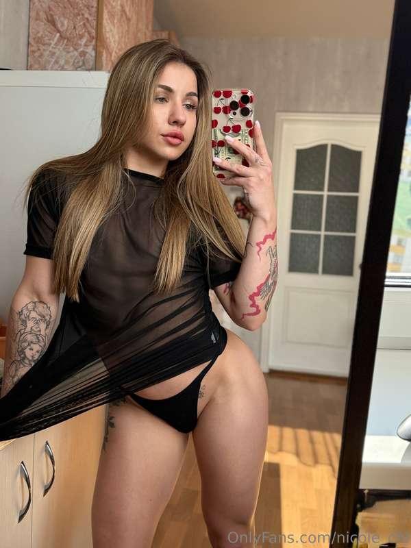This body isn’t made for clothes 😏