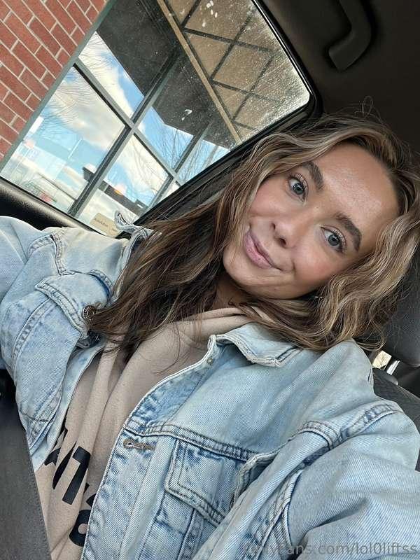 A smile that says ‘come closer’ 😉