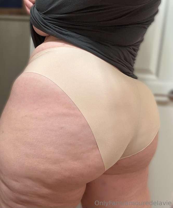 Can I sit on your face? 🍑🤭