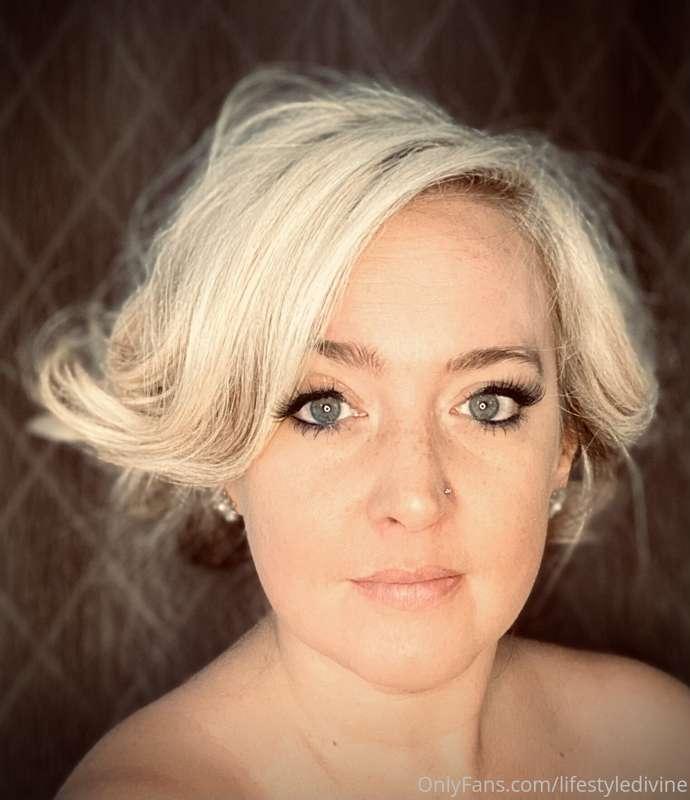 Oh hello there!! 🖤