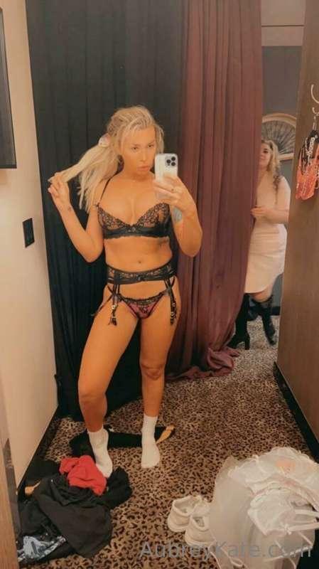 Imagine me wearing this in front of you 💋