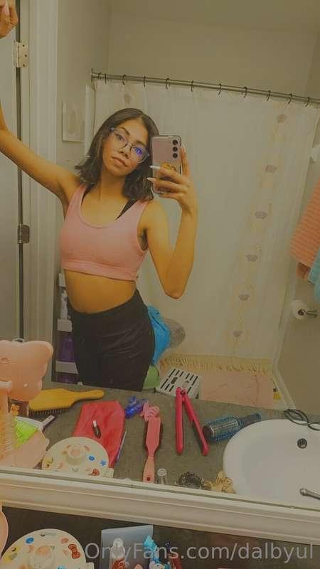Miss me? Now ya gotta kiss me💋 

💫 Catch me on:
🐦 Twitter: D..