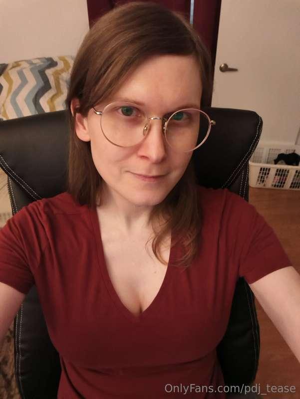 Do you guys like geeky girls with glasses? Also, don't forge..
