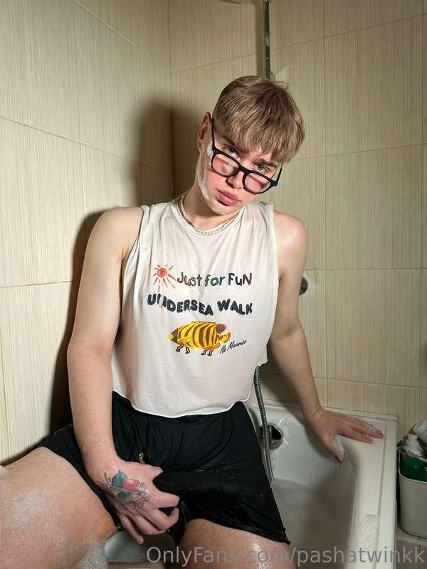 Don't u wanna me be ur virtual boy for day😉? I do any dirty ..